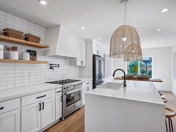 5th image of 2428 Woodland Ave