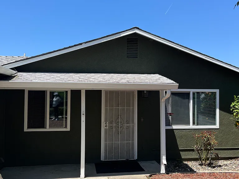 452 Valley View Dr — Photo 1