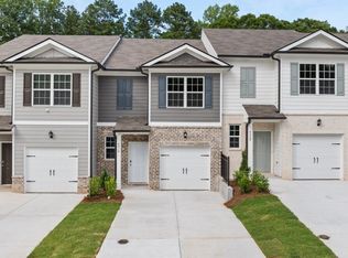 6010 Skylar Dr S, Fulton, GA 30331
