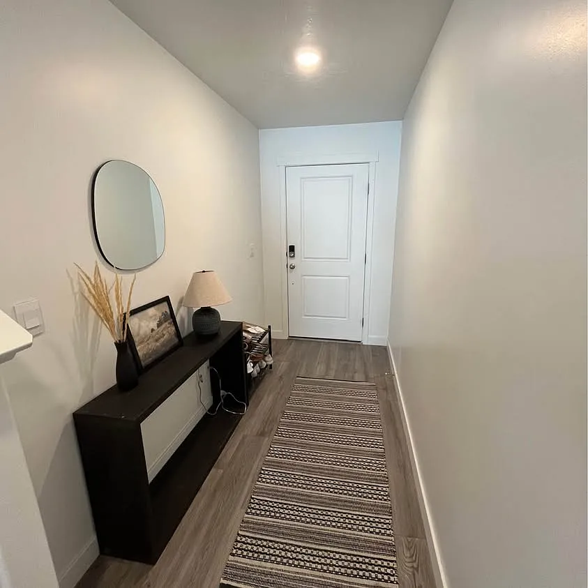 4 bed, 3.5 bath, 2800 sqft, $2,300 — Photo 2