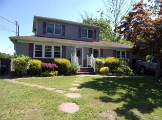 228 Silver St, West Babylon, NY 11704