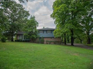 905 Castle Dr, Joplin, MO 64804