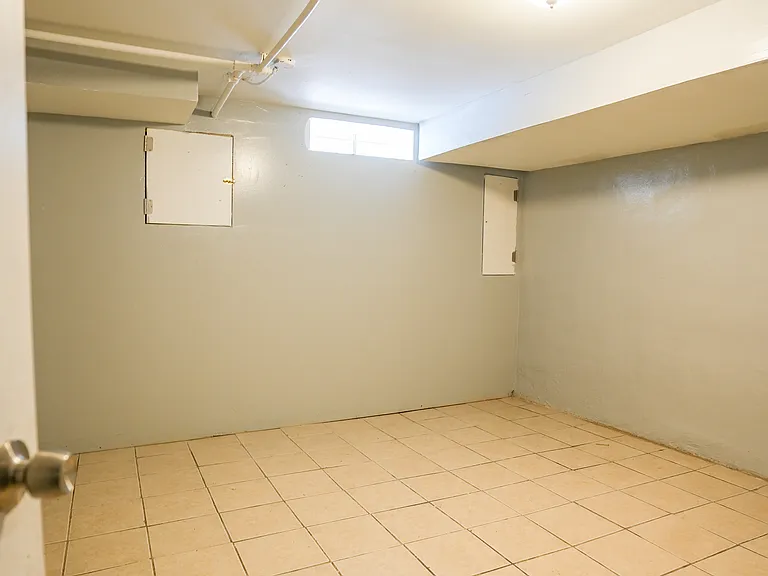 3534 E Fairmount Ave — Photo 13
