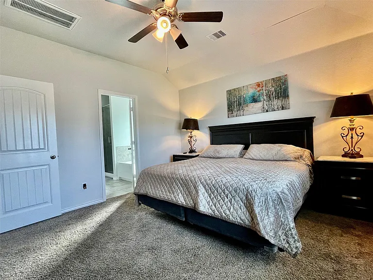 1916 Thorndyke Ln — Photo 13