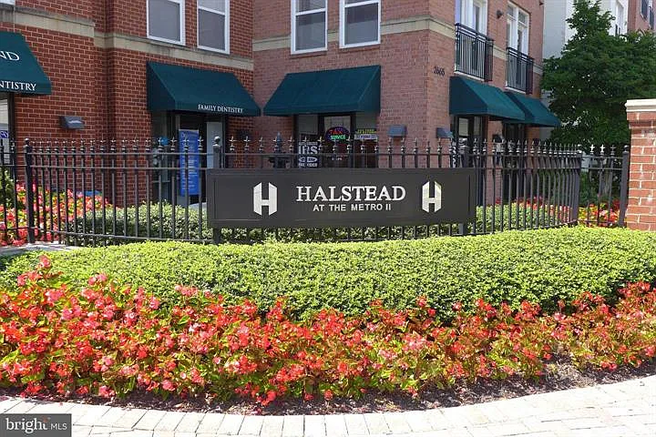 1 bed, 690 sqft, $1,950 — Photo 2