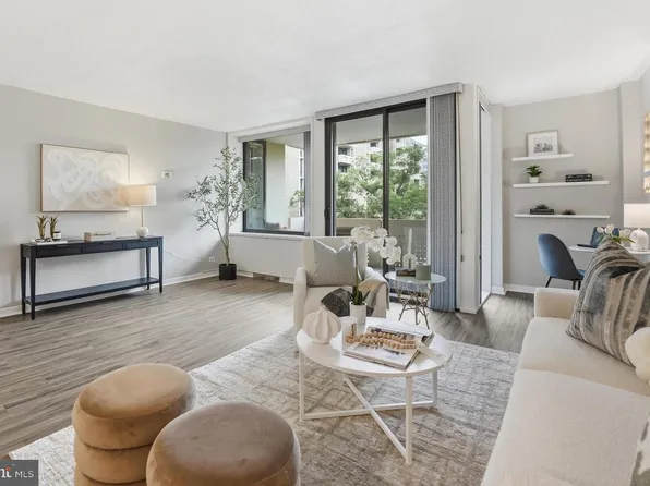 1245 4th St SW APT E301, Washington, DC 20024
