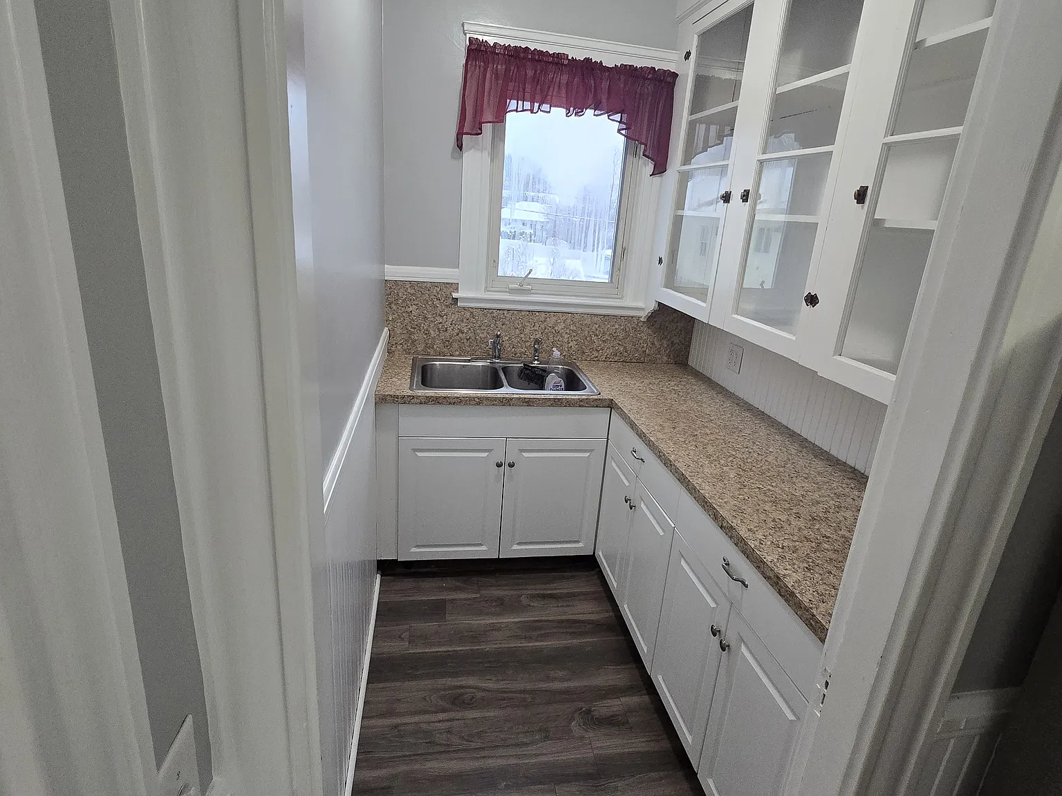 3 bed, 1144 sqft, $1,980 — Photo 4