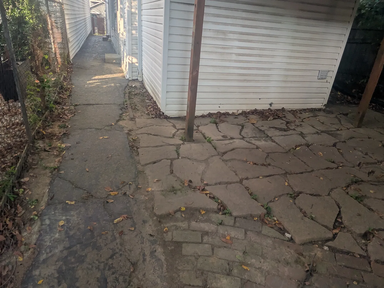 2 bed, 900 sqft, $1,350 — Photo 2
