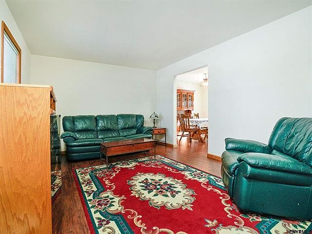 1st image of 21 Crestwood Ln