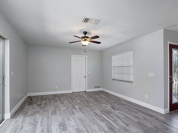 3rd image of 502 Benedict Ct