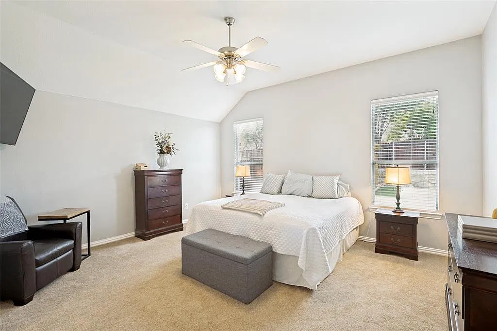 4 bed, 3030 sqft, $2,700 — Photo 1