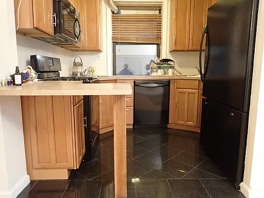 Rented by Hakeem Shahid, LREB | media 21