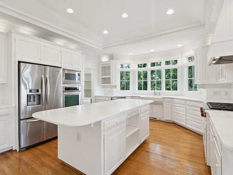 835 Bridge Point Cir — Photo 26
