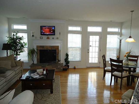 3rd image of 2231 Bonner Bridge Ct