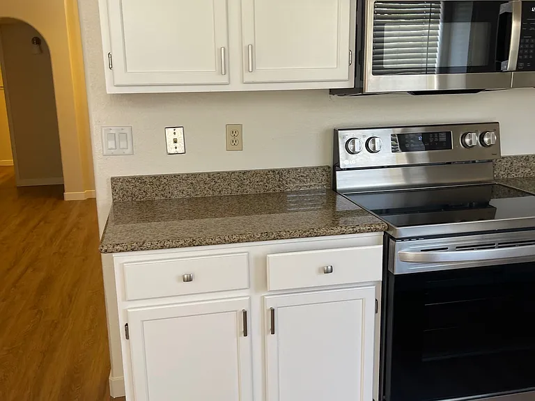 9329 E Corrine Dr — Photo 14