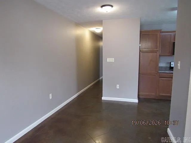 3 bed, 2.0 bath, 1060 sqft, $1,300 — Photo 4