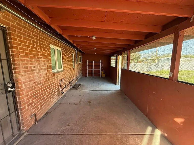 333 E Linden St — Photo 21