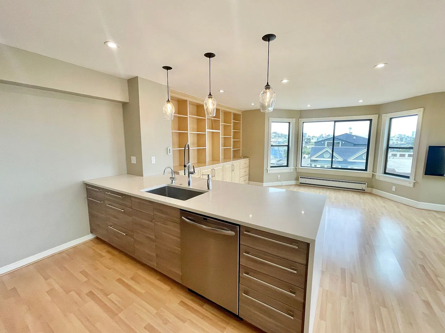 Eureka Valley / Dolores Hts. Luxury Condo W/Views, Deck, Parking A Must See! — Photo 4