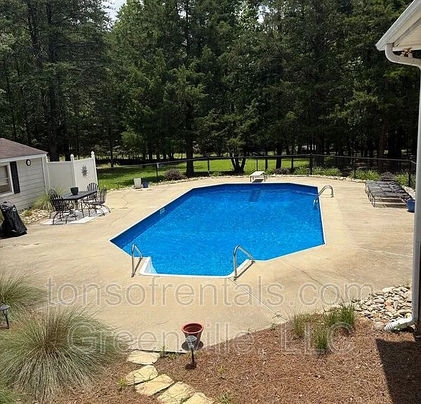 129 Foster Rd — Photo 21