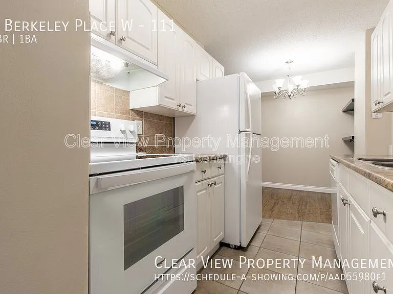 5 Berkeley Pl W #111 — Photo 8