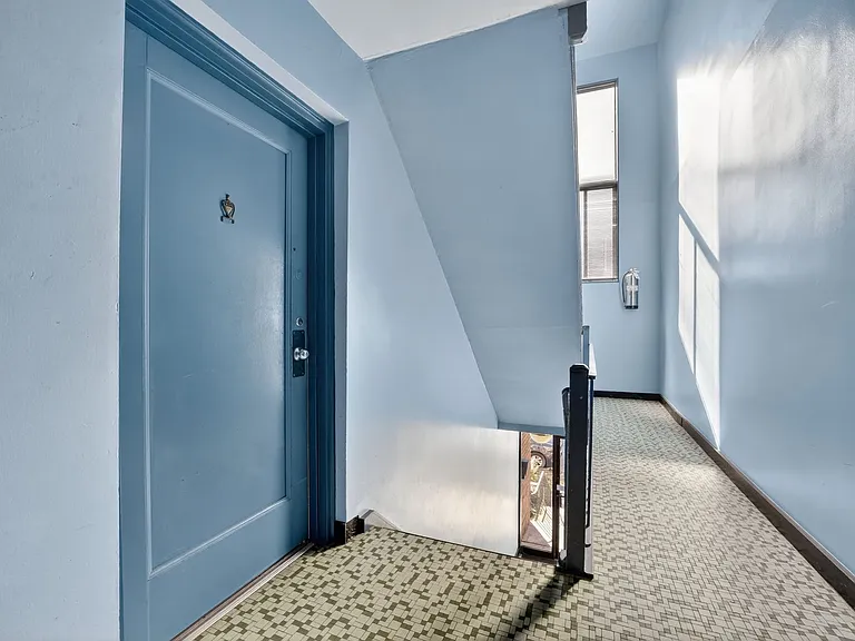 1010 G St NE — Photo 12