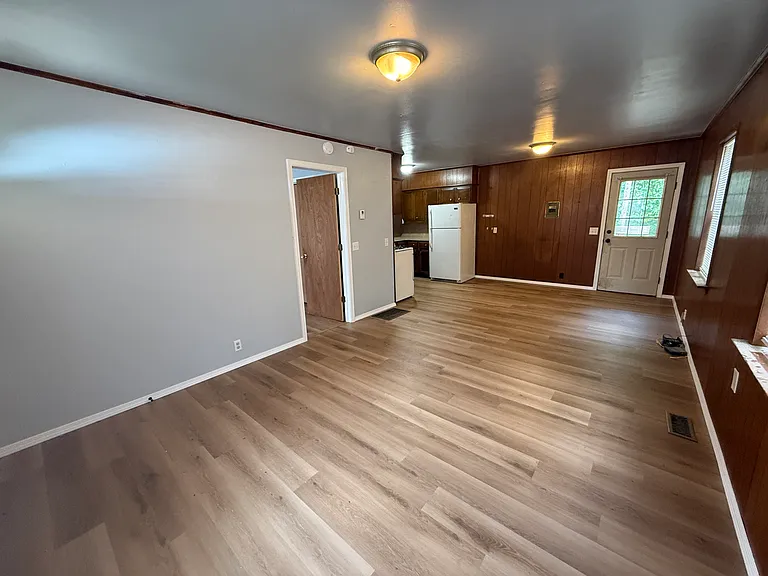 301 S Teehee Dr #1 — Photo 1