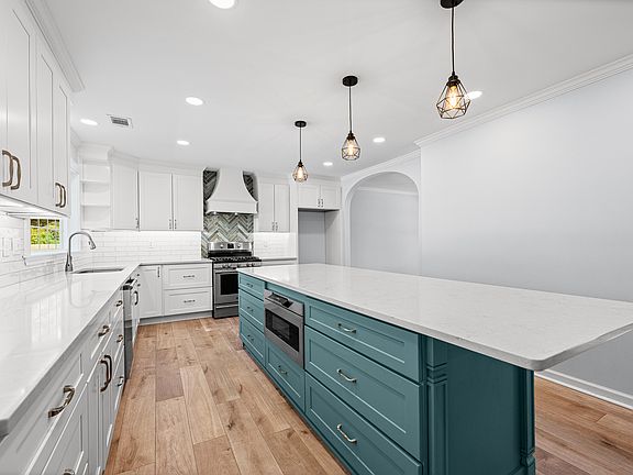 5th image of 100 Northcliff Way