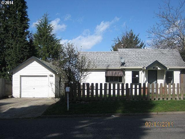 1st image of 3855 SE Harvey St