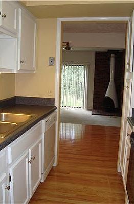 4th image of 1833 E Burrwood Cir