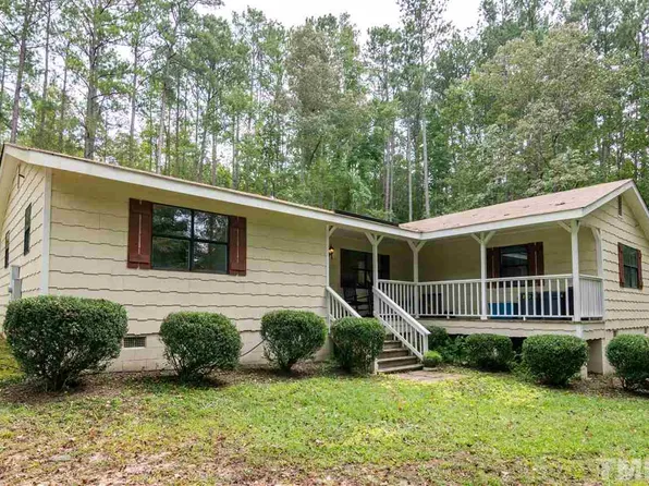 107 Edwards Dr, Louisburg, NC 27549