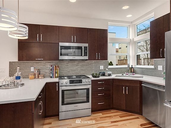 5th image of 2422 B NW 61st Street