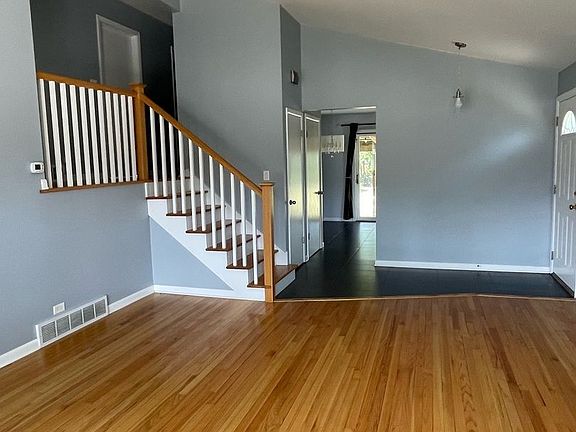3rd image of 410 W Ethel Ave