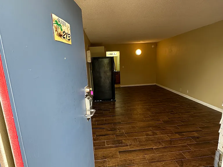 Entrance to Studio rental Davenport