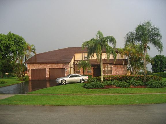 Front - Half Circle Driveway