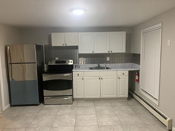Kitchen w/new Appliances