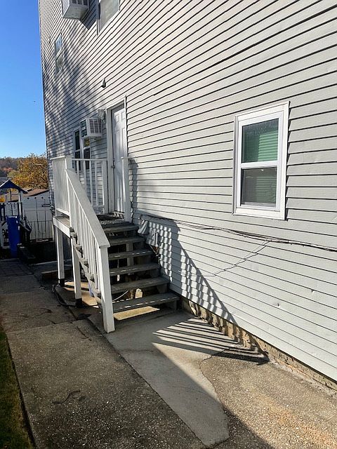 1st image of 66 Oakville St #B