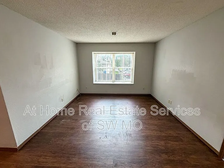 1947 S Ingram Mill Rd #C6 — Photo 2