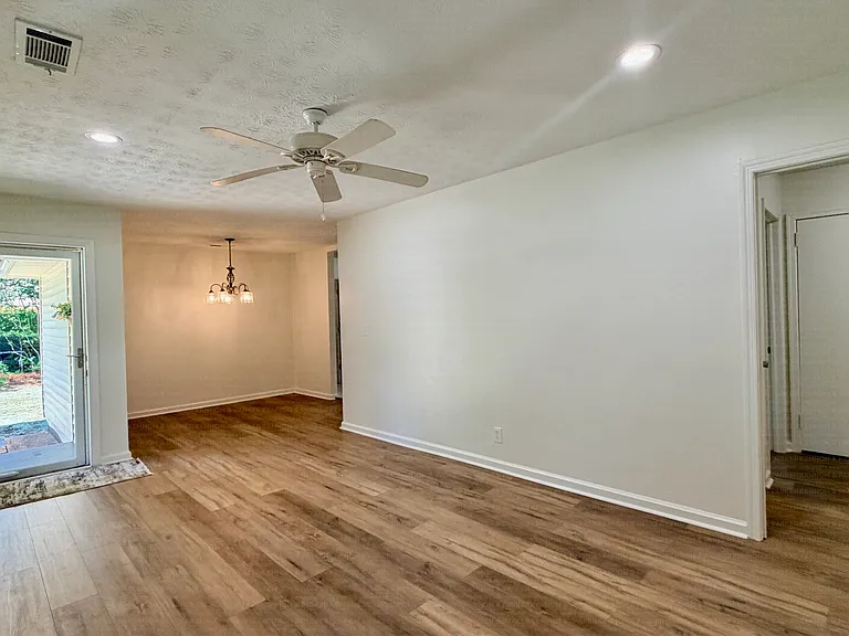 5616 Morris Ave — Photo 5