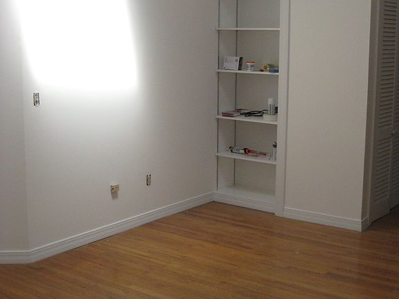 Dining area, built in shelve