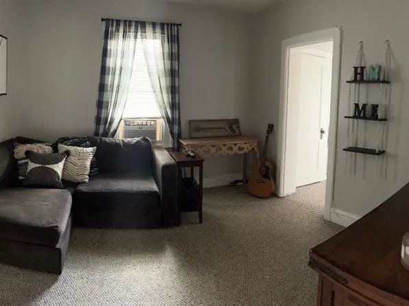 48 W Broad St #B, Souderton, PA 18964