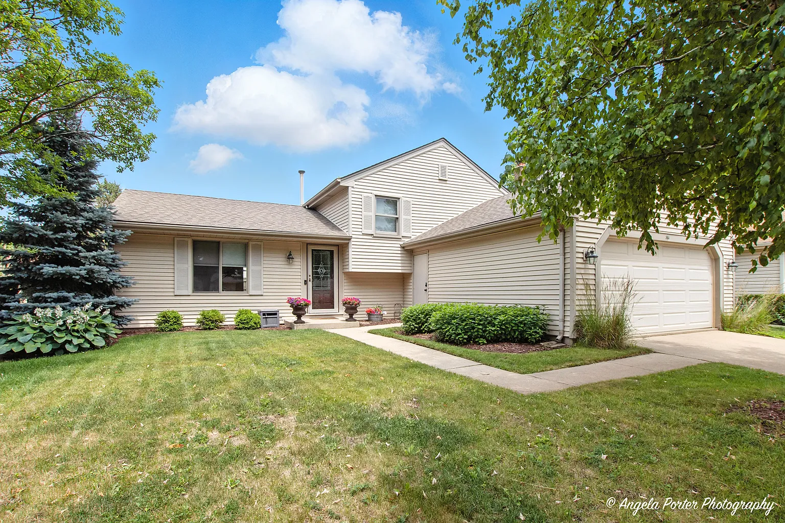 304 Appian Way photo 1