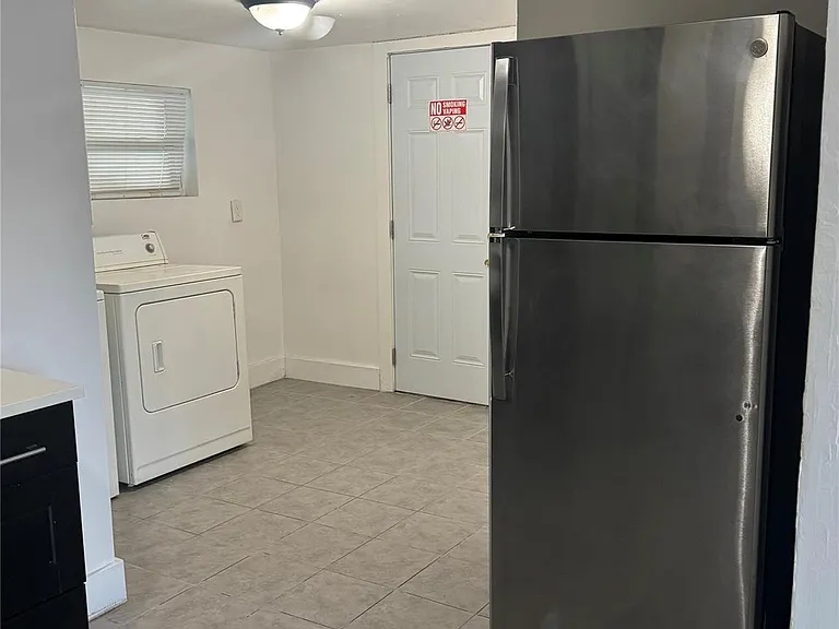3120 SW 12th Pl — Photo 12