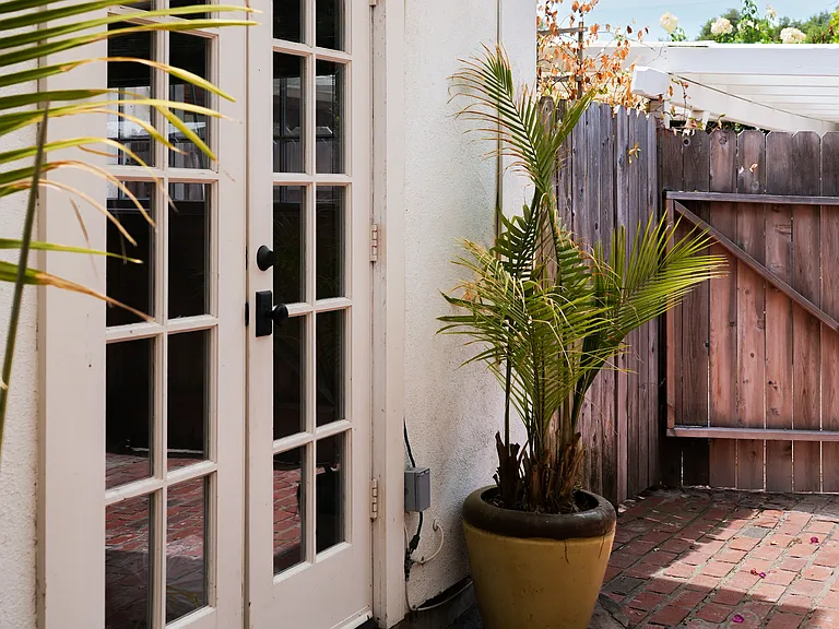 181 Alvarado Ave — Photo 10