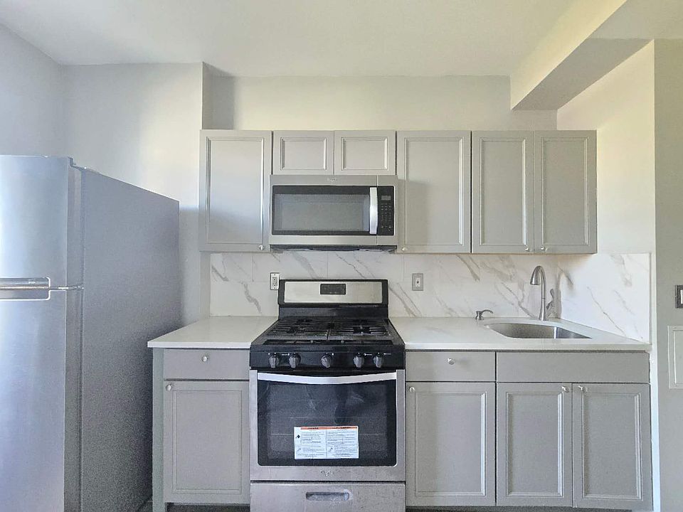 1st image of 527 47th St #3