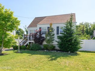 7 Gordon Ct, Port Monmouth, NJ 07758
