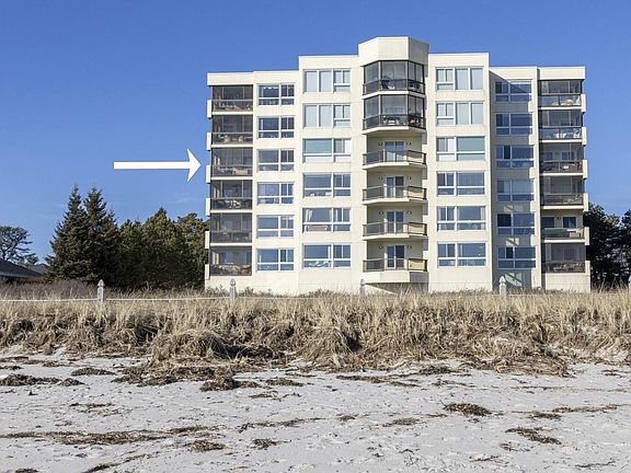 2nd image of 215 E Grand Avenue #512