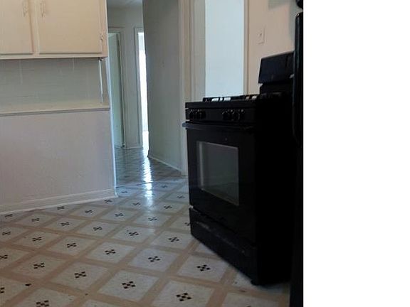 5th image of 2830 Tidewater Dr