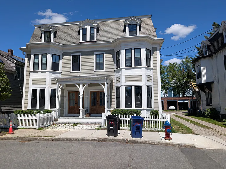 19 Howe St #3 — Photo 22