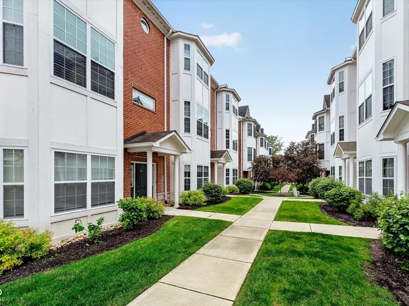 856 S Park Trail Dr, Carmel, IN 46032