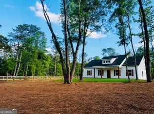 540 Country Club Rd, Newnan, GA 30263